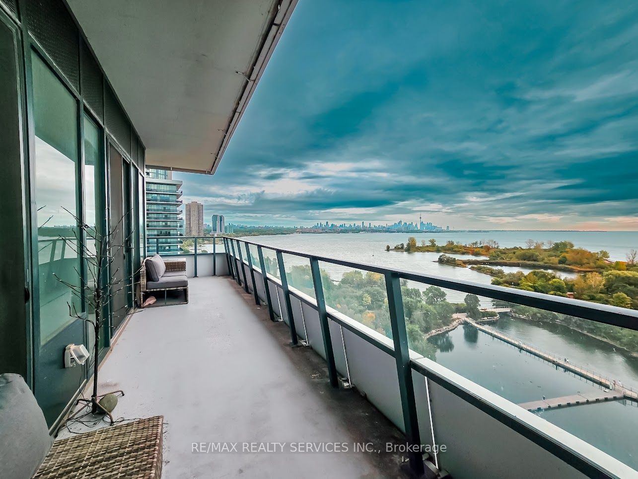 20 Shore Breeze Dr, #1107