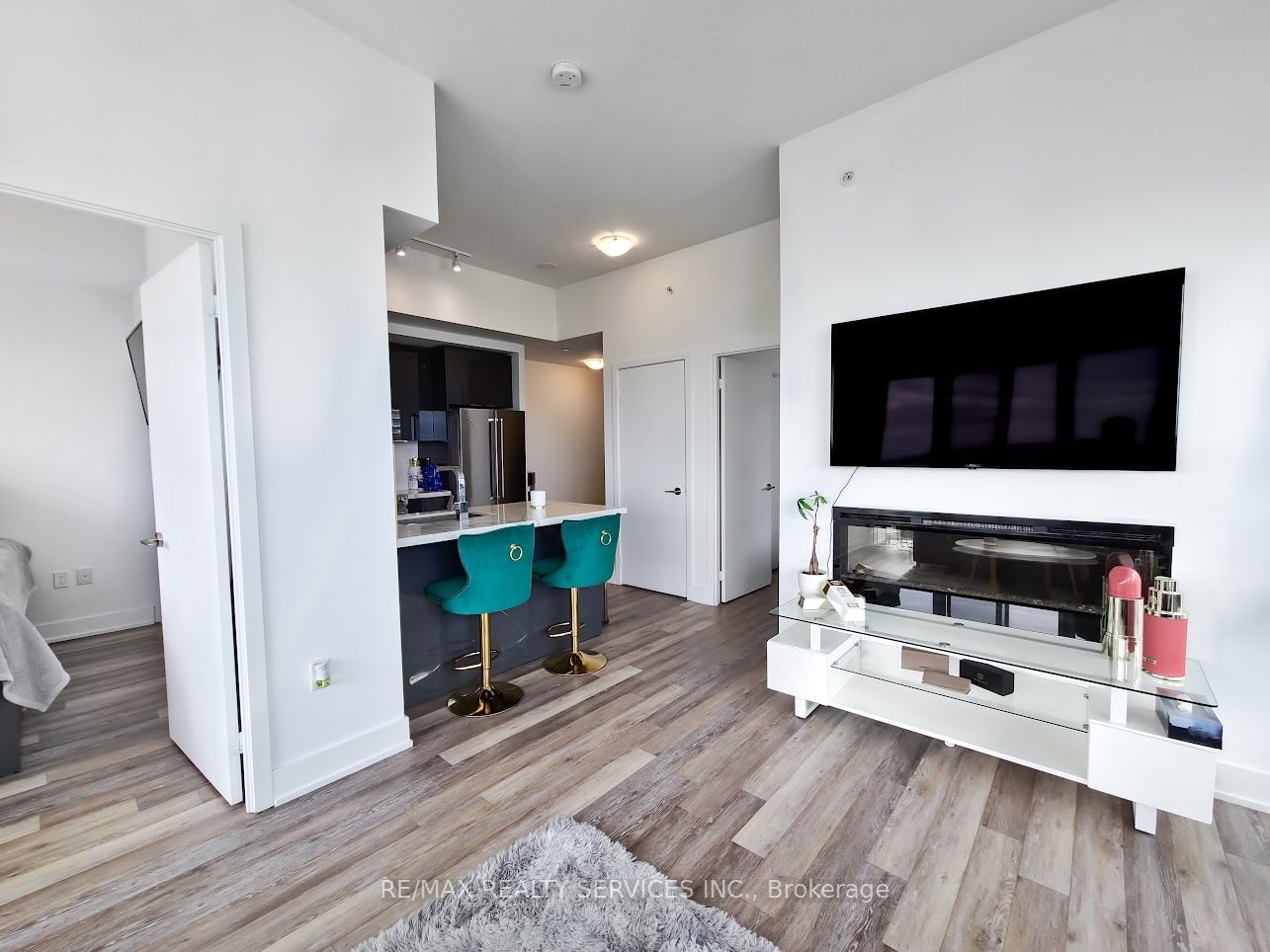 20 Shore Breeze Dr, #1107