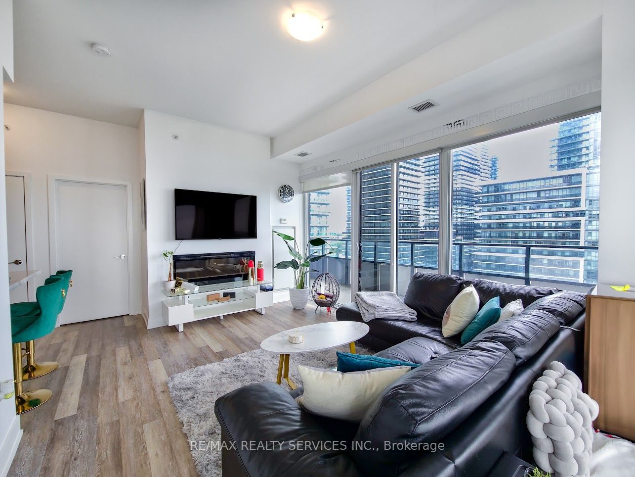 20 Shore Breeze Dr, #1107