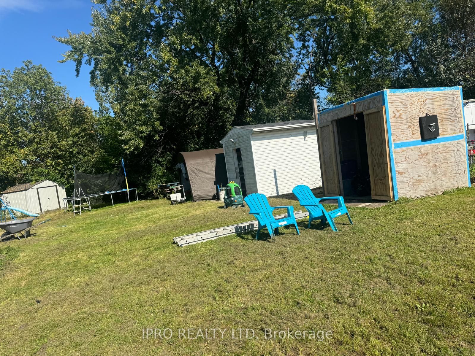 37 HATFIELD Cres