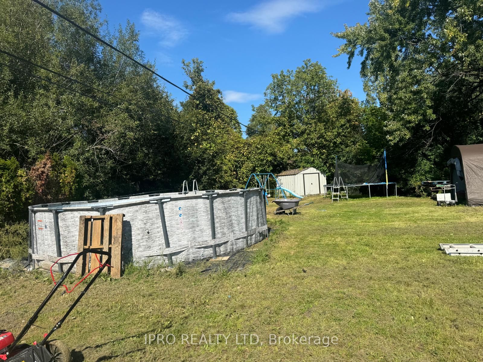 37 HATFIELD Cres