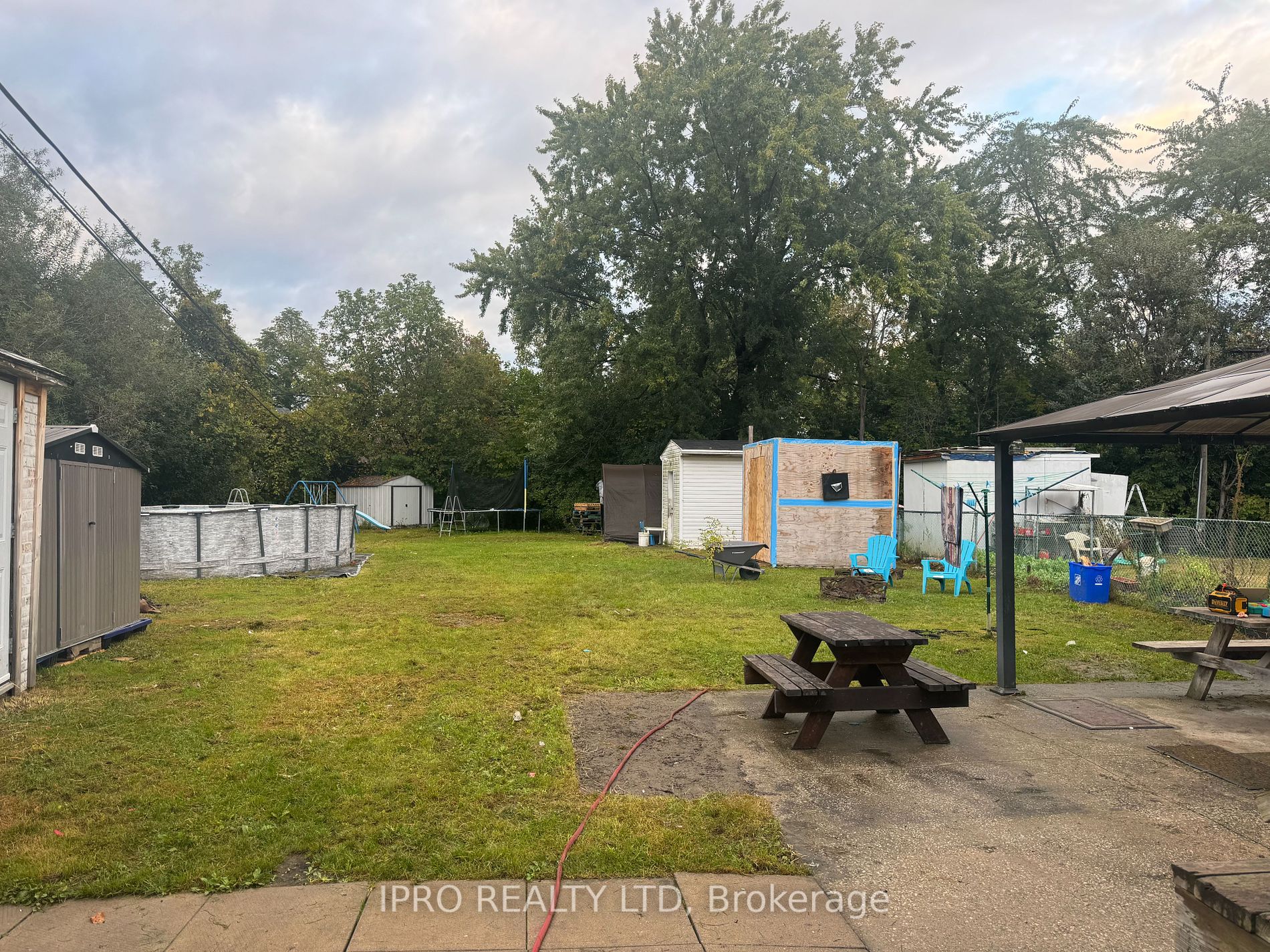 37 HATFIELD Cres
