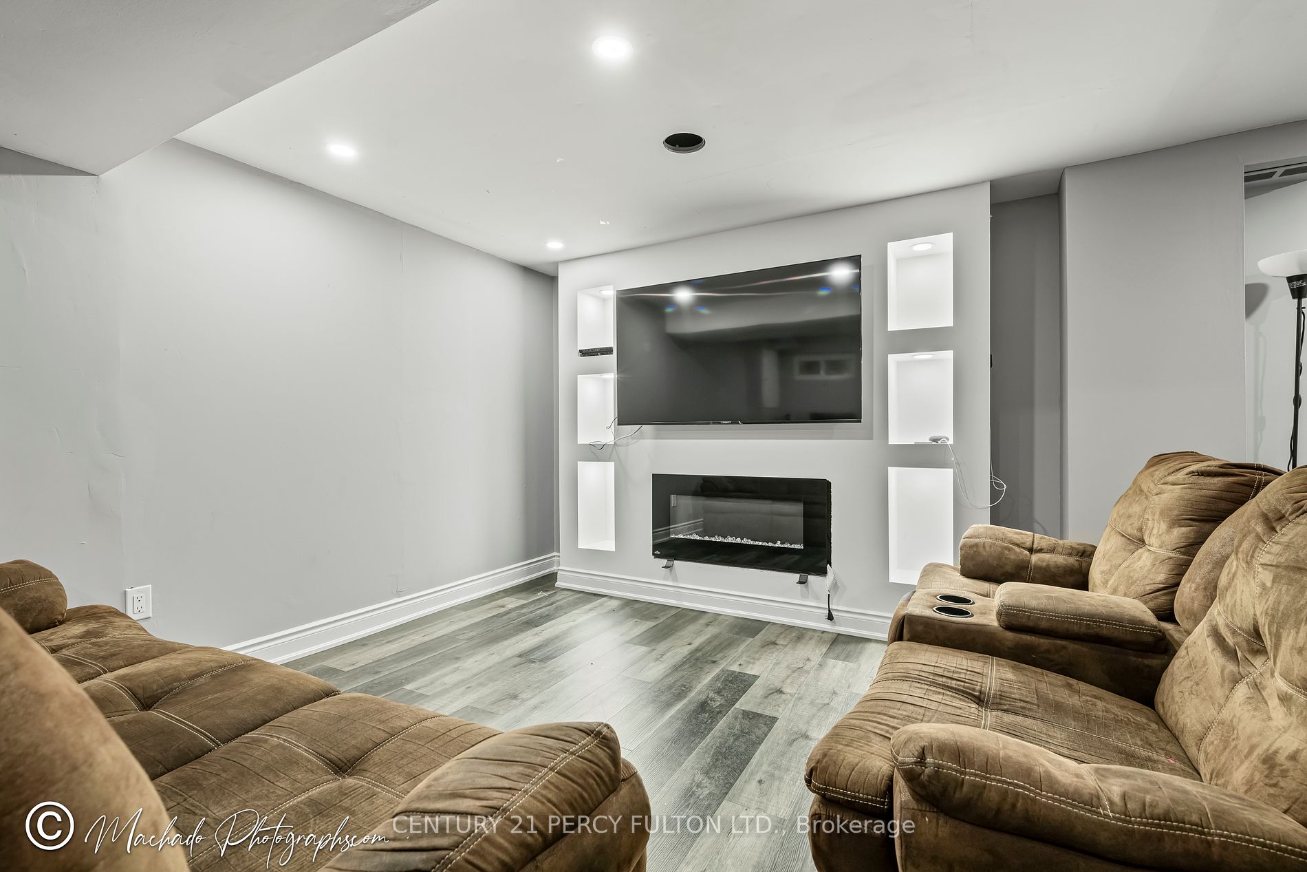 59 Kenninghall Blvd, #2
