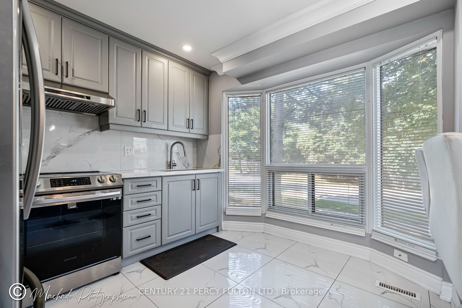 59 Kenninghall Blvd, #2