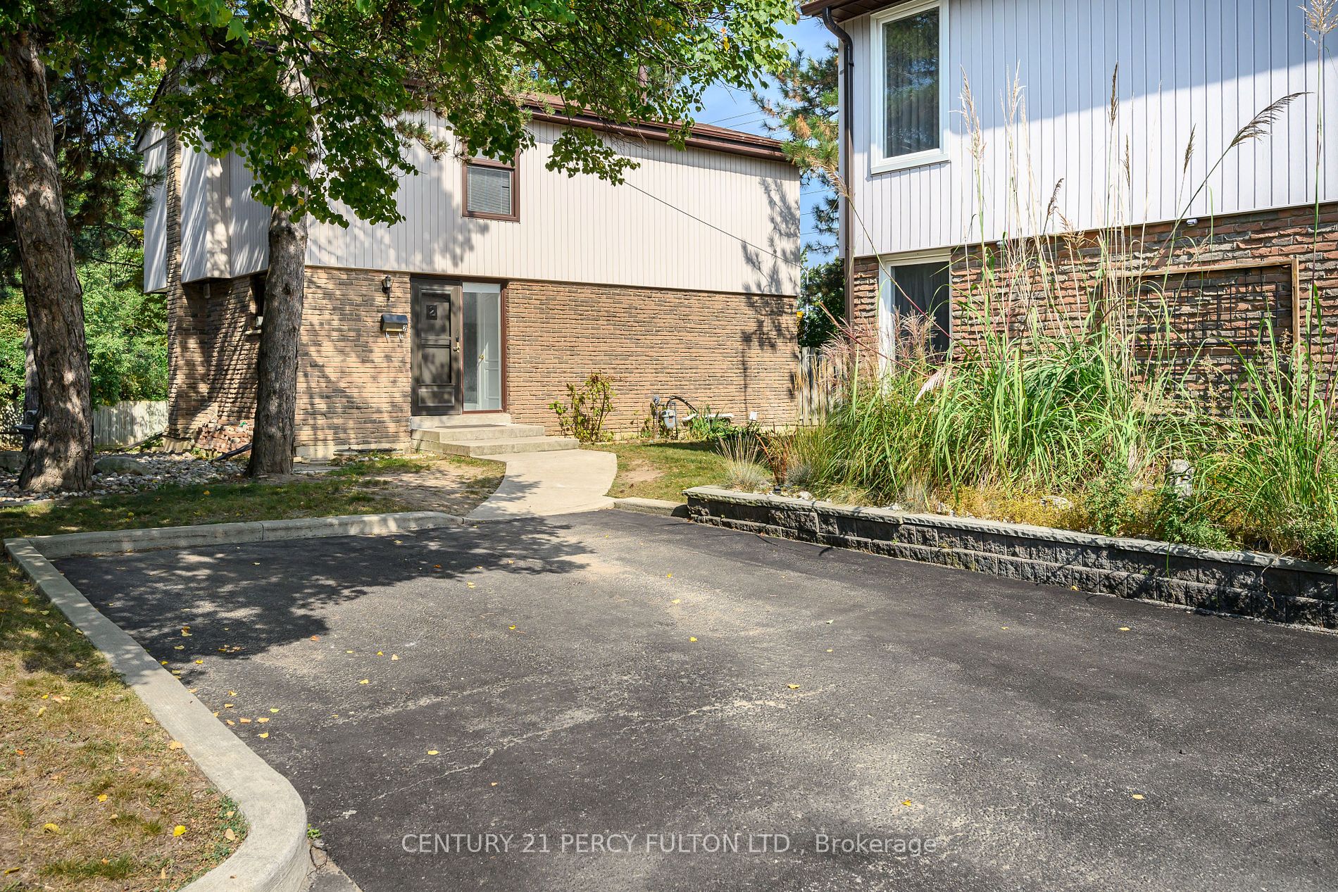 59 Kenninghall Blvd, #2