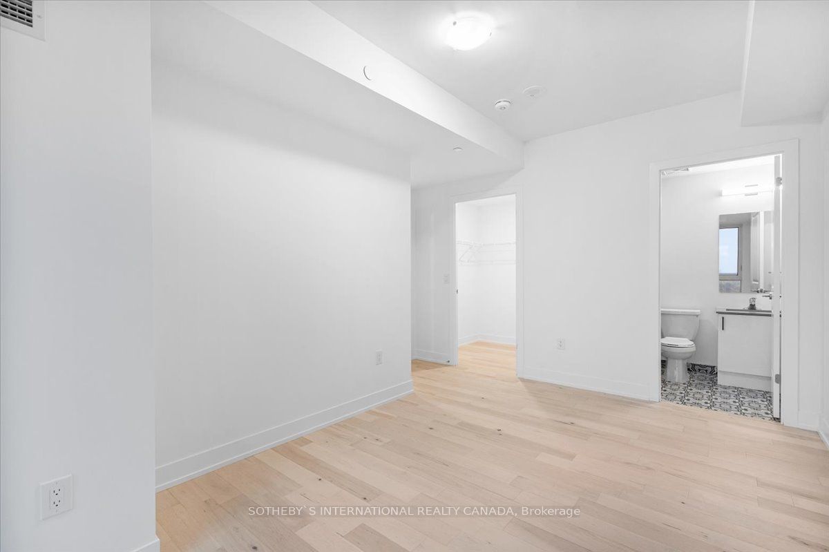 1063 Douglas Mccurdy Comm Circ, #1201