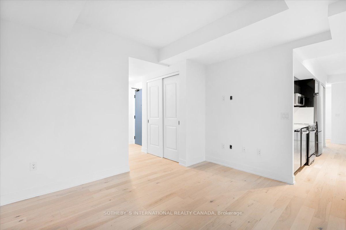 1063 Douglas Mccurdy Comm Circ, #1201