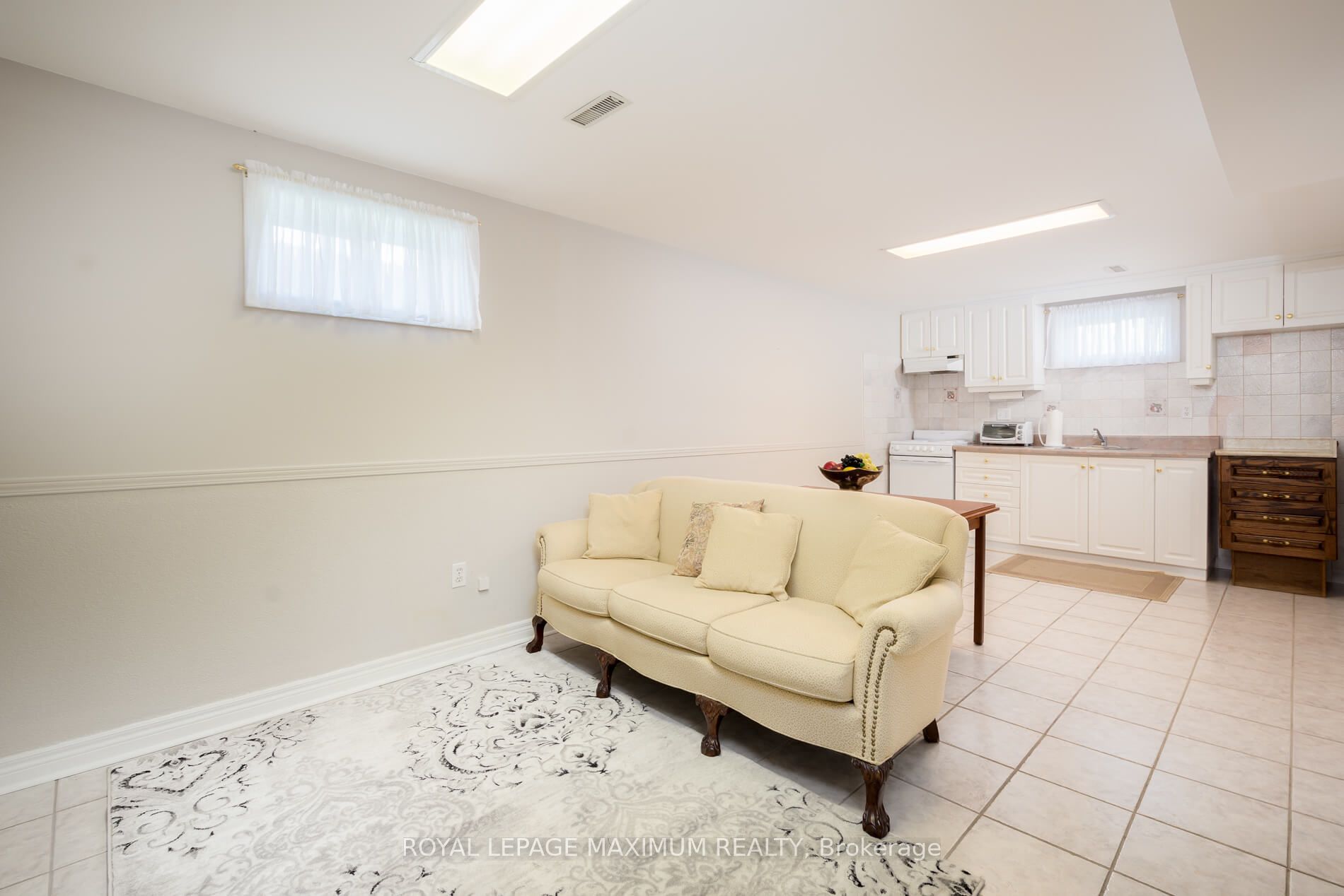 90 Goldsboro Rd