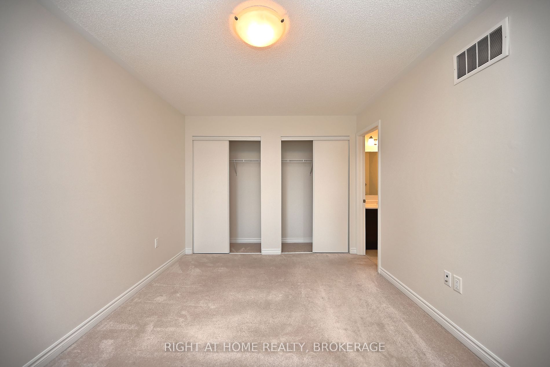 689 Laking Terrace