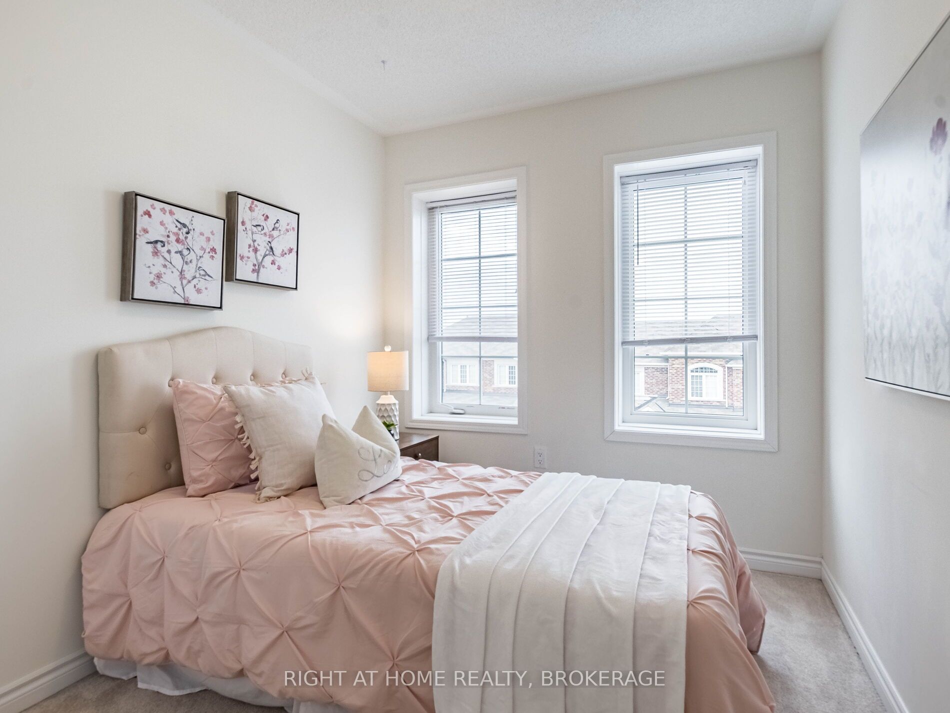689 Laking Terrace