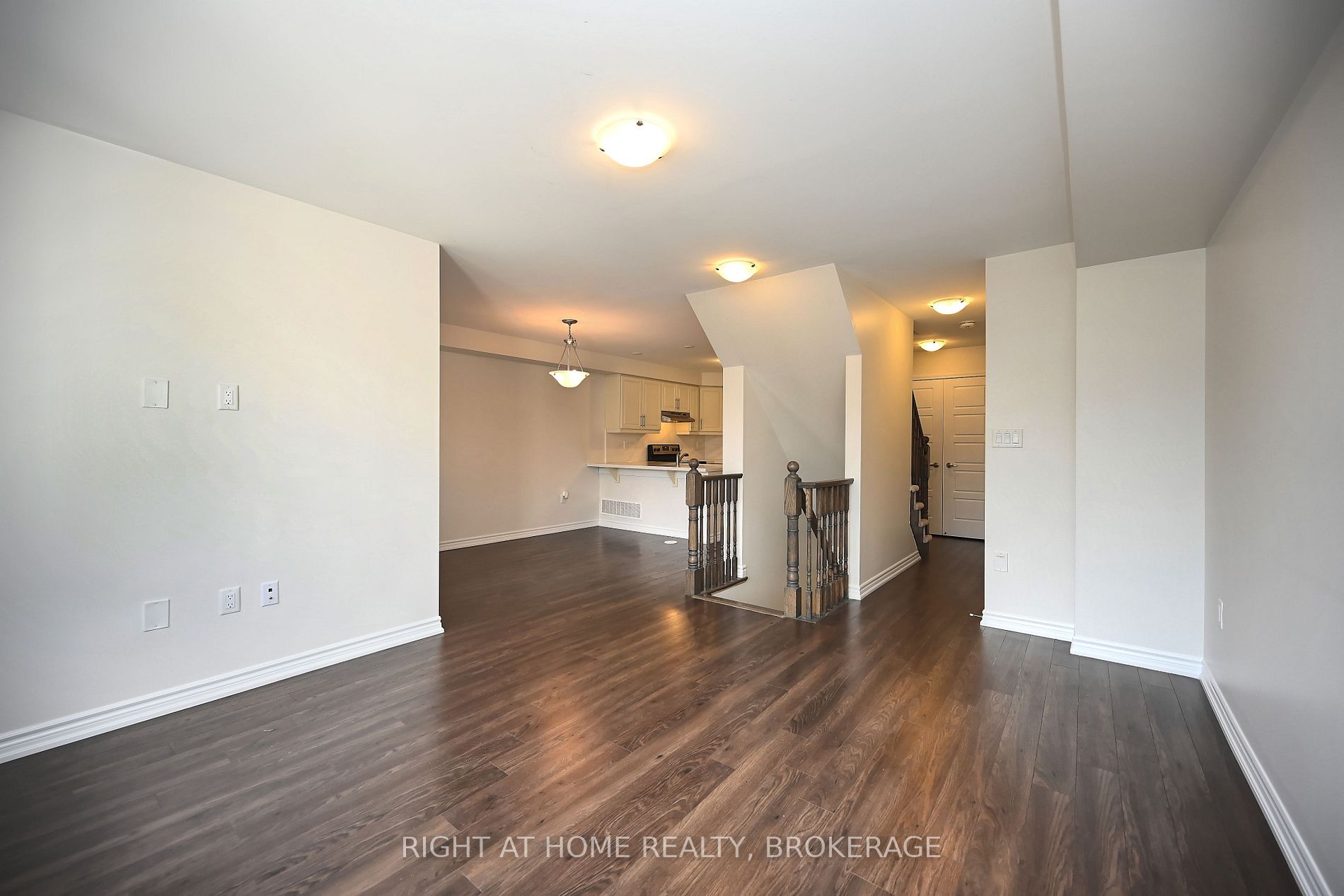 689 Laking Terrace