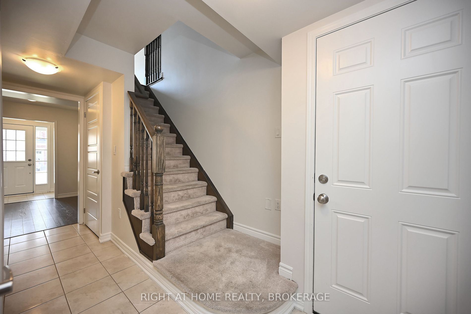 689 Laking Terrace