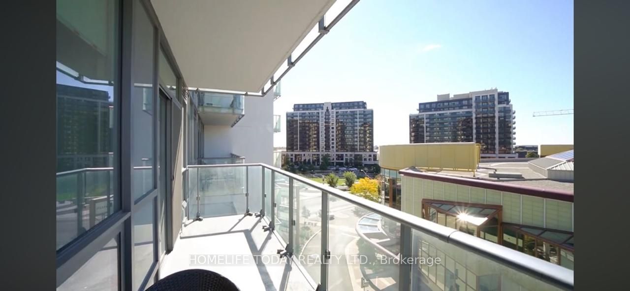 10 De Boers Dr, #601