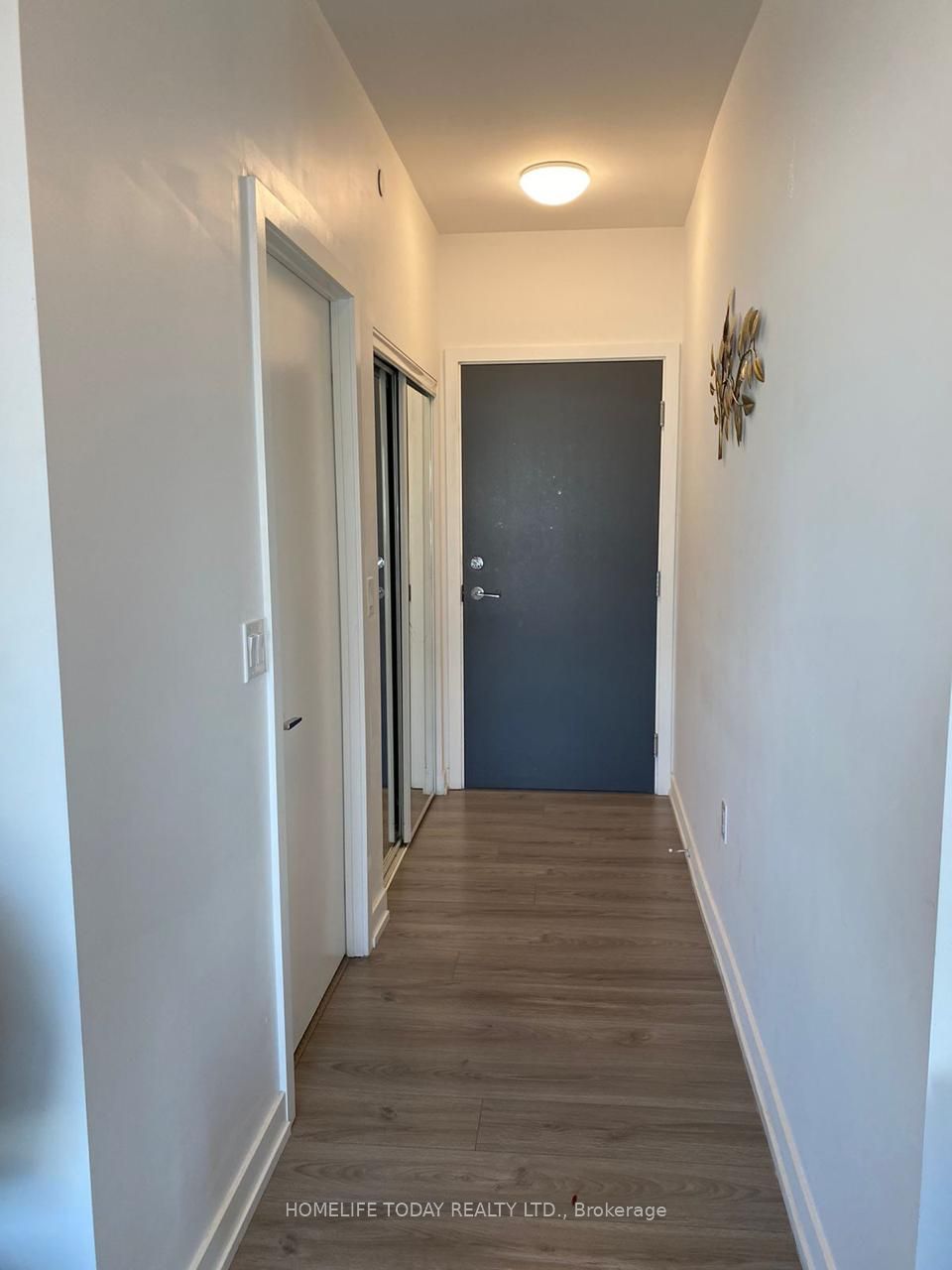 10 De Boers Dr, #601