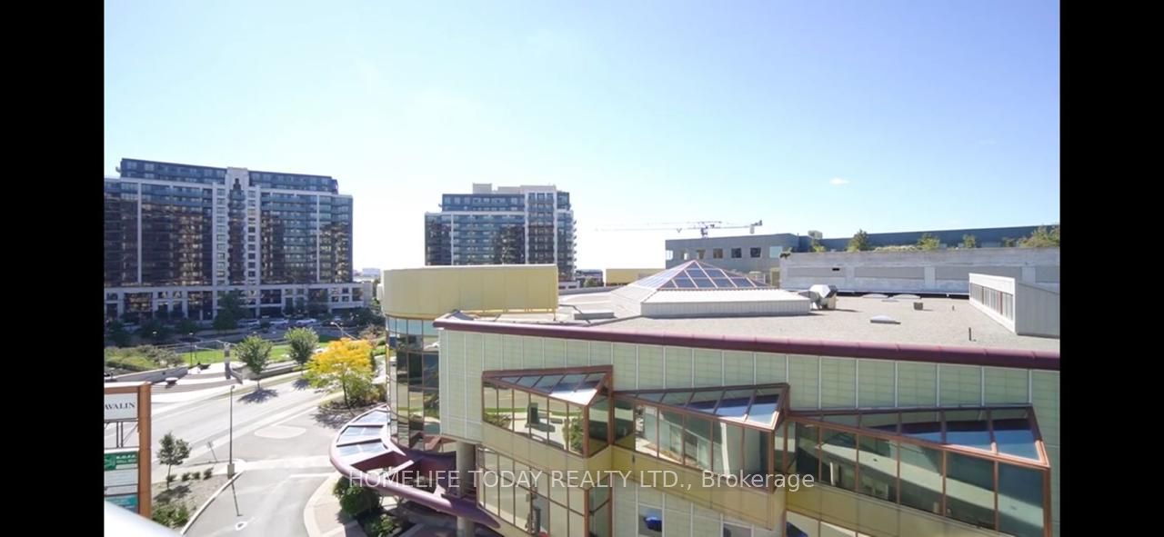 10 De Boers Dr, #601