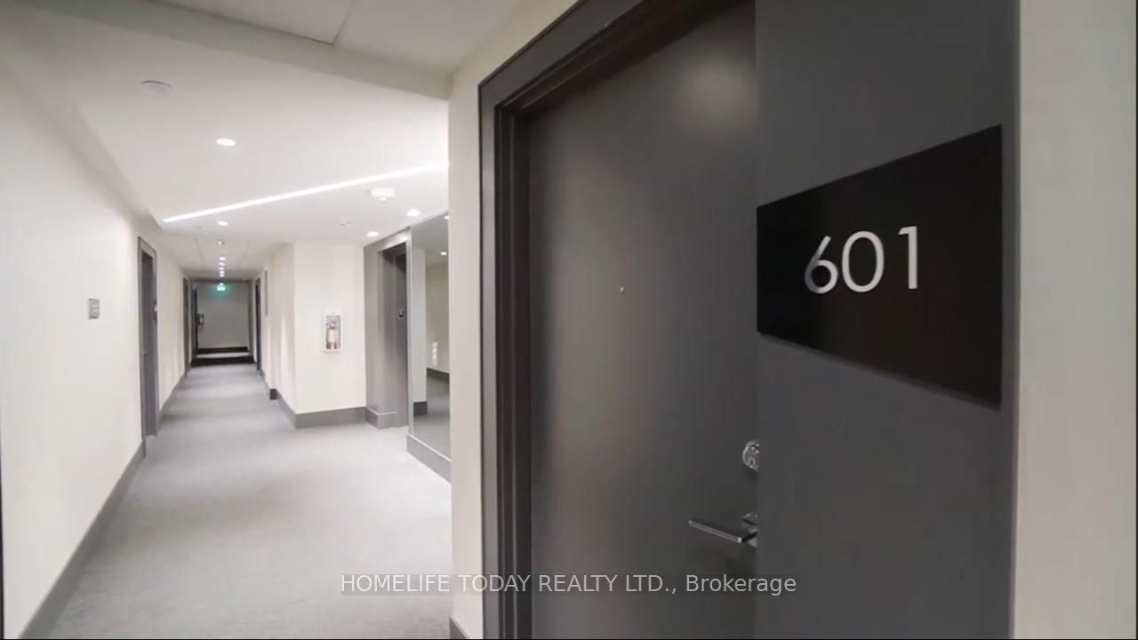 10 De Boers Dr, #601