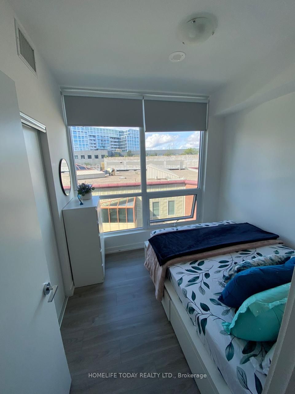 10 De Boers Dr, #601