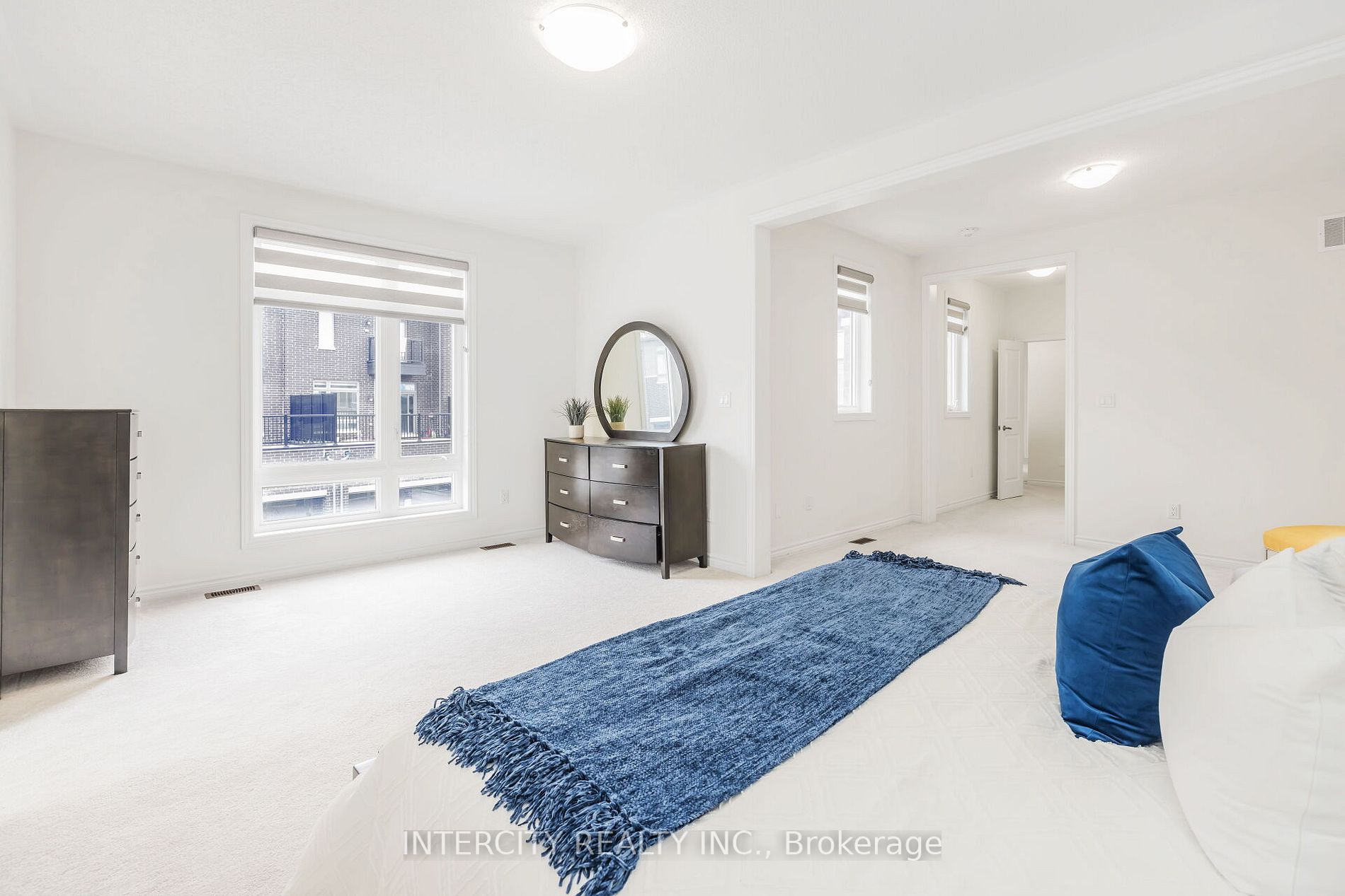 54 Moorcroft Pl