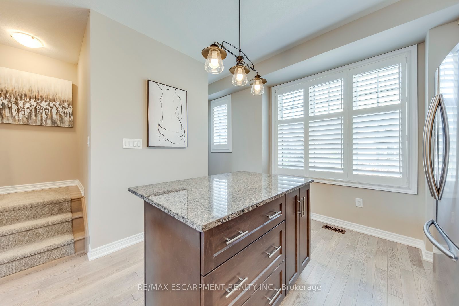 386 Belcourt Common