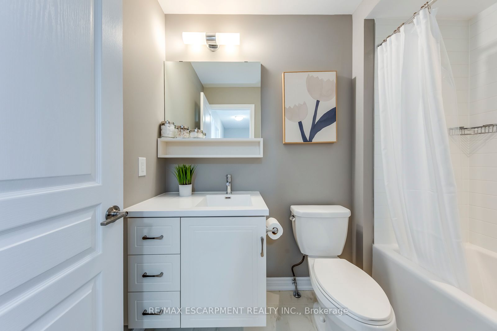 386 Belcourt Common