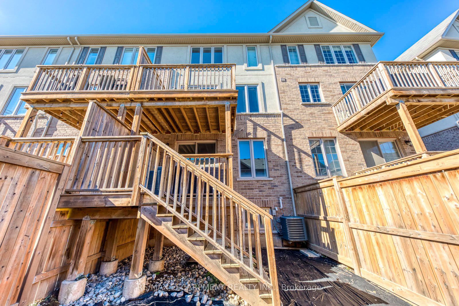 386 Belcourt Common