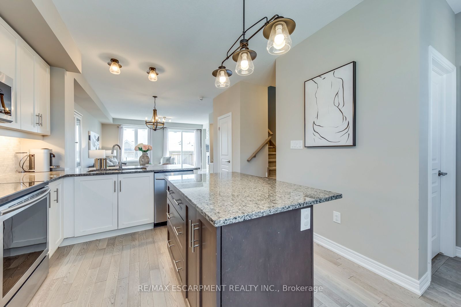 386 Belcourt Common