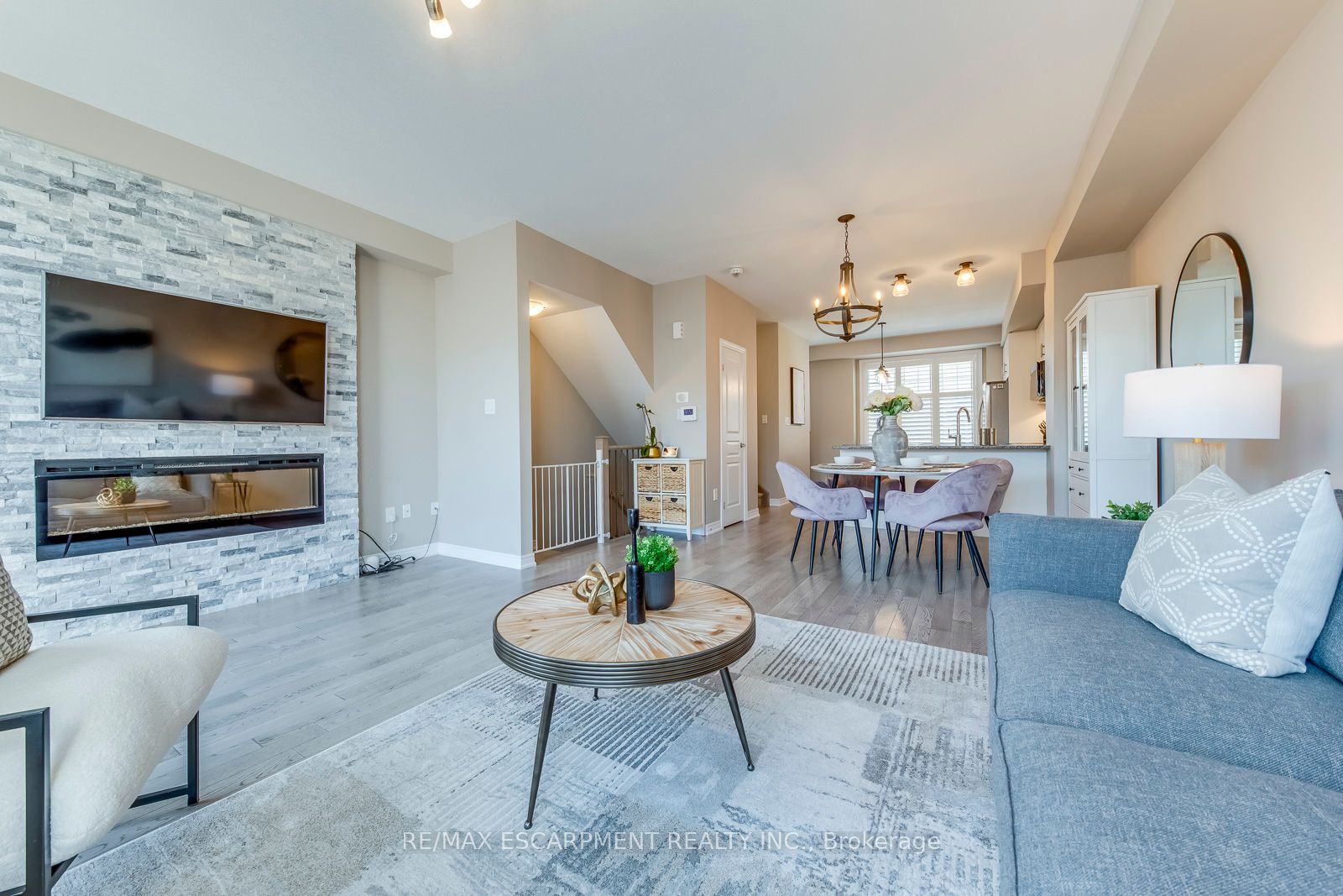 386 Belcourt Common