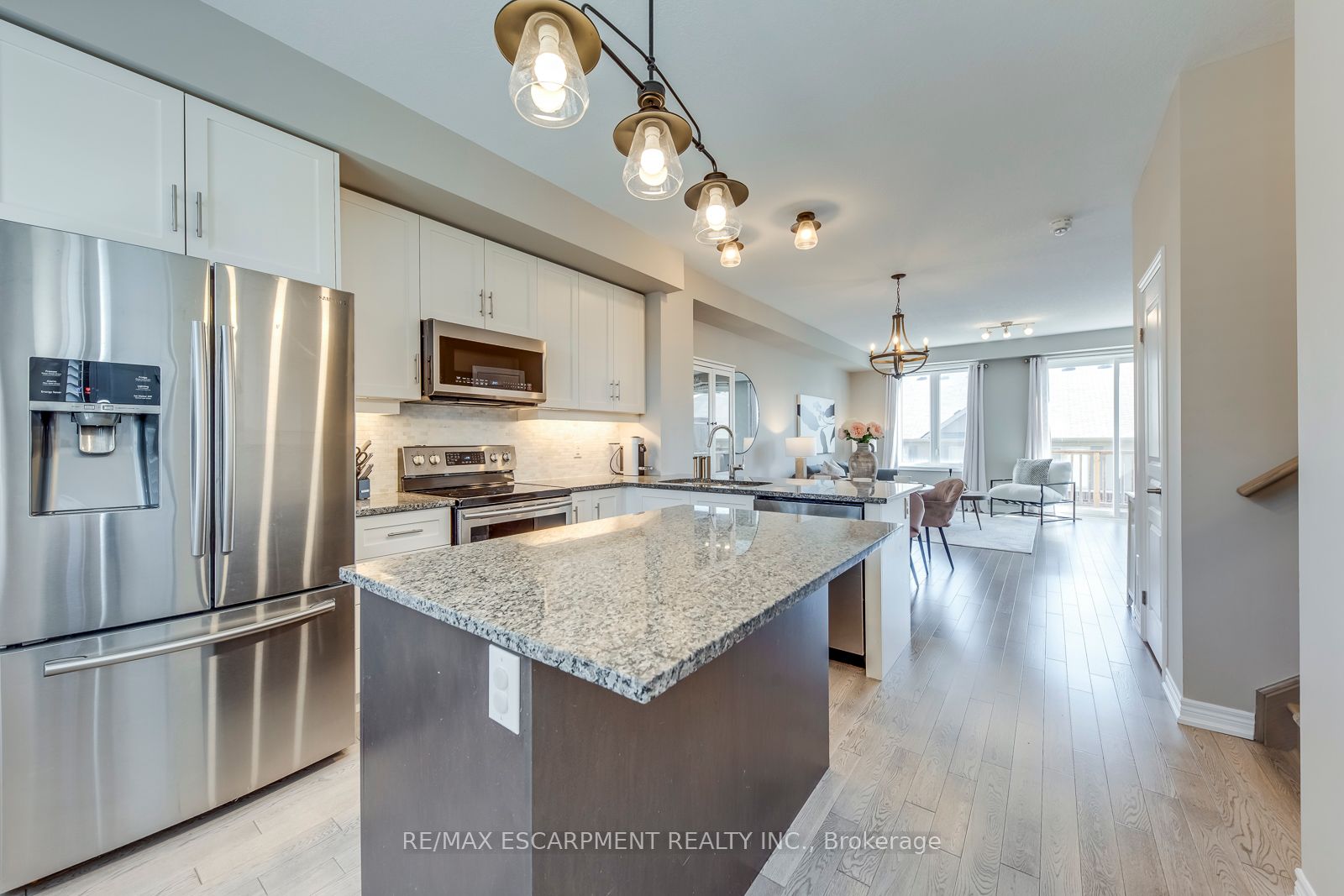 386 Belcourt Common