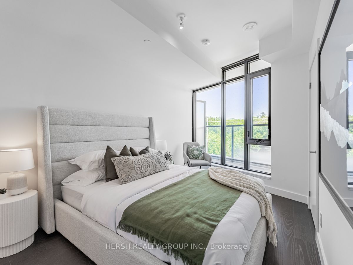 160 Kingsway Cres, #310