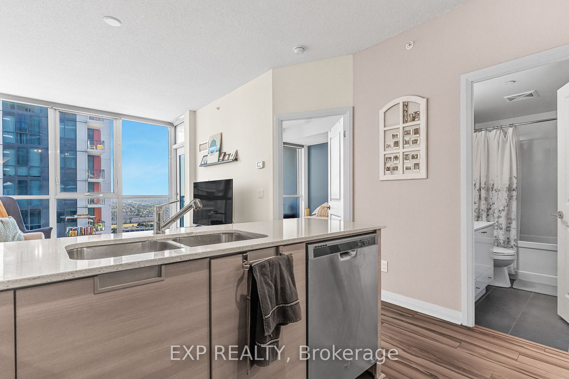 75 Eglinton Ave W, #1901