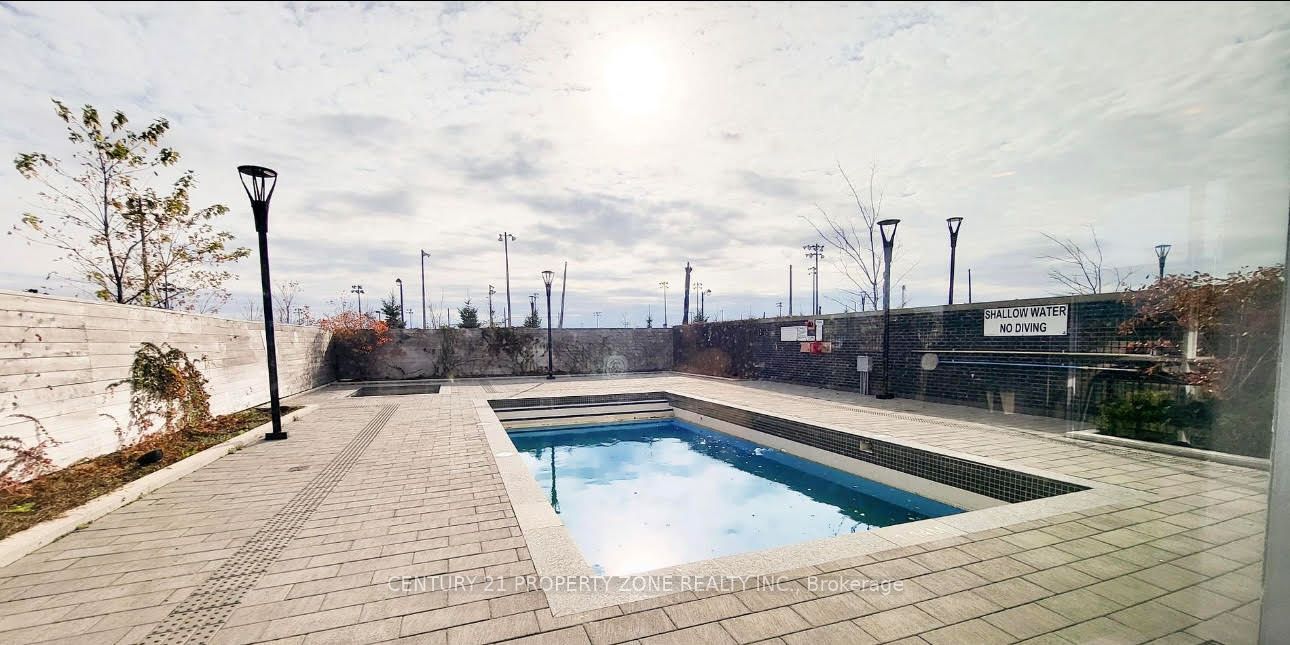 1050 Main St E, #705