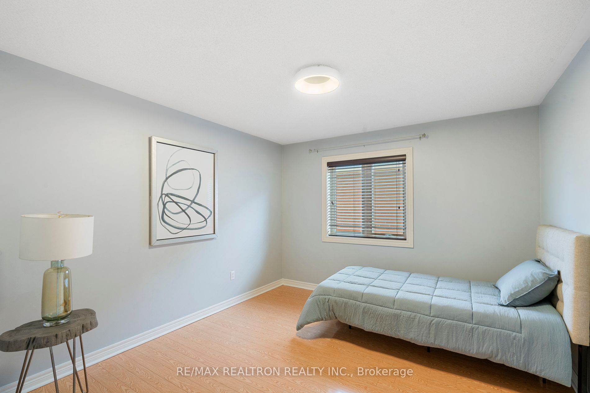 1093 Lamplight Way