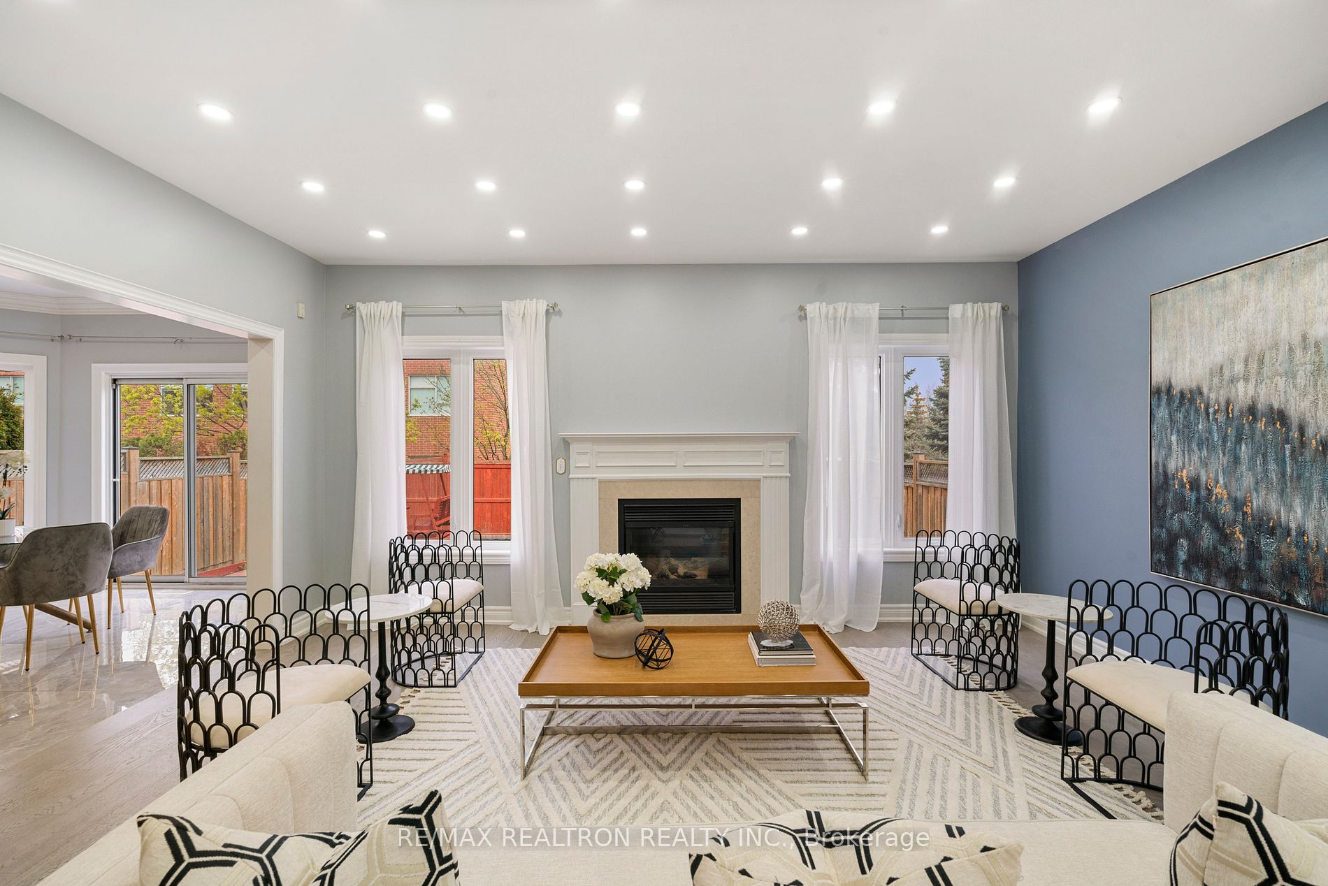1093 Lamplight Way