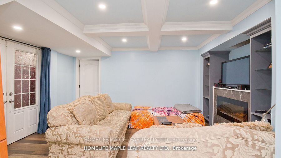 44 Eaglesprings Cres