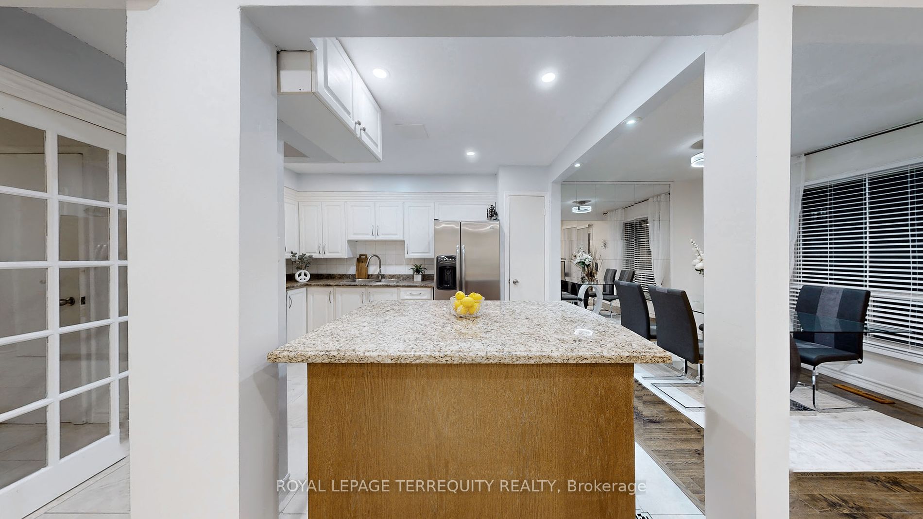 41 Mississauga Valley Blvd, #11