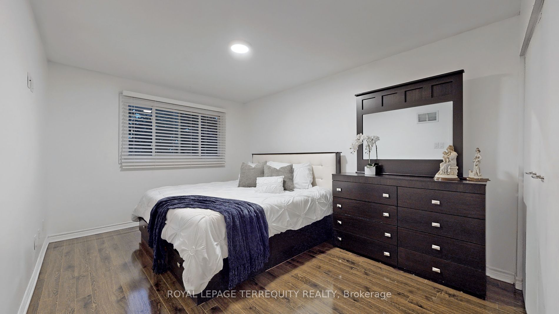 41 Mississauga Valley Blvd, #11