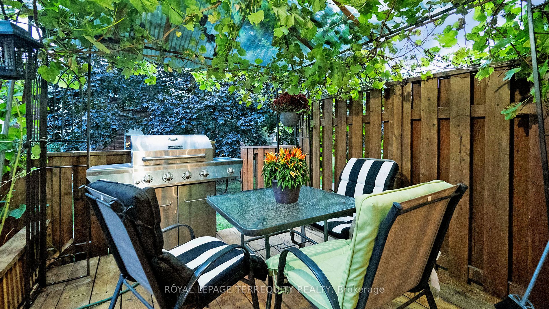 41 Mississauga Valley Blvd, #11