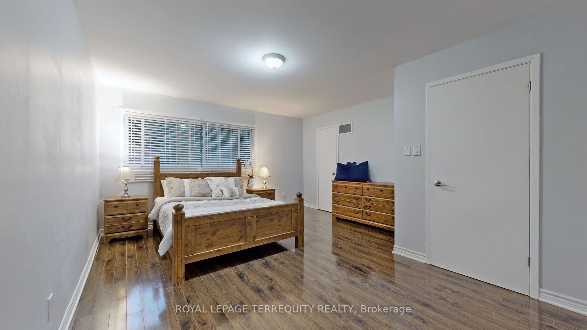 41 Mississauga Valley Blvd, #11