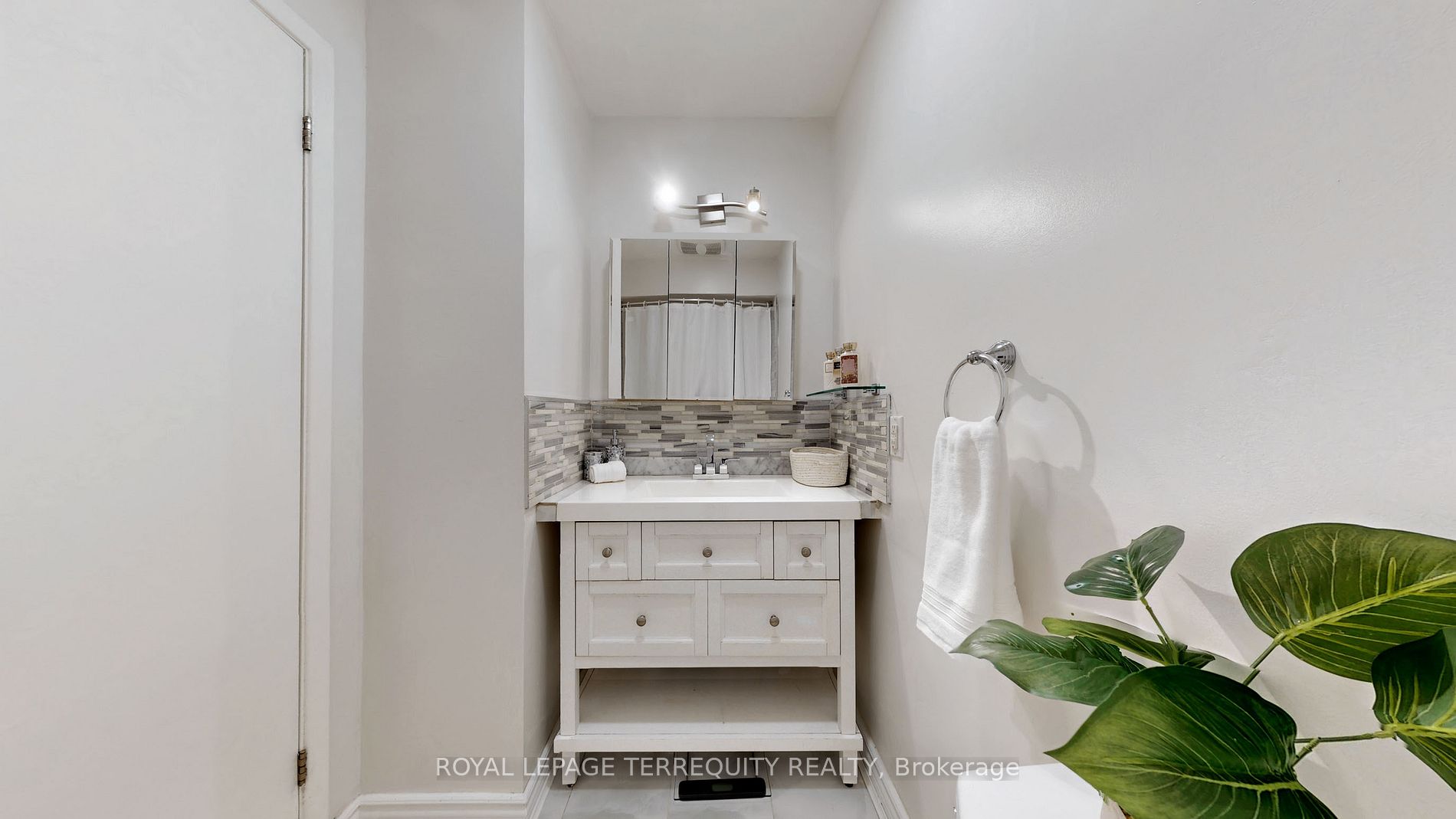 41 Mississauga Valley Blvd, #11