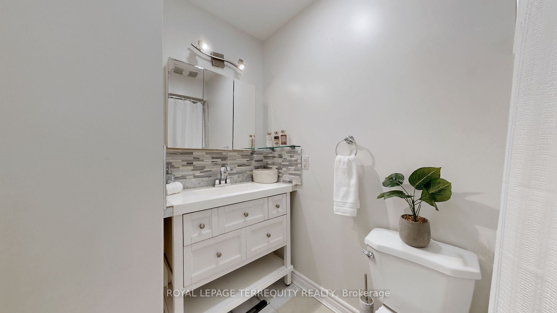 41 Mississauga Valley Blvd, #11