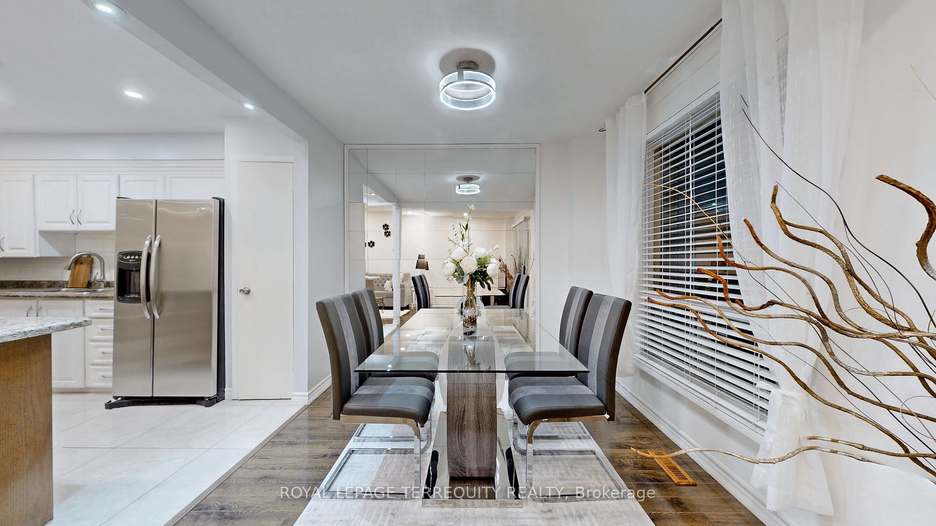 41 Mississauga Valley Blvd, #11
