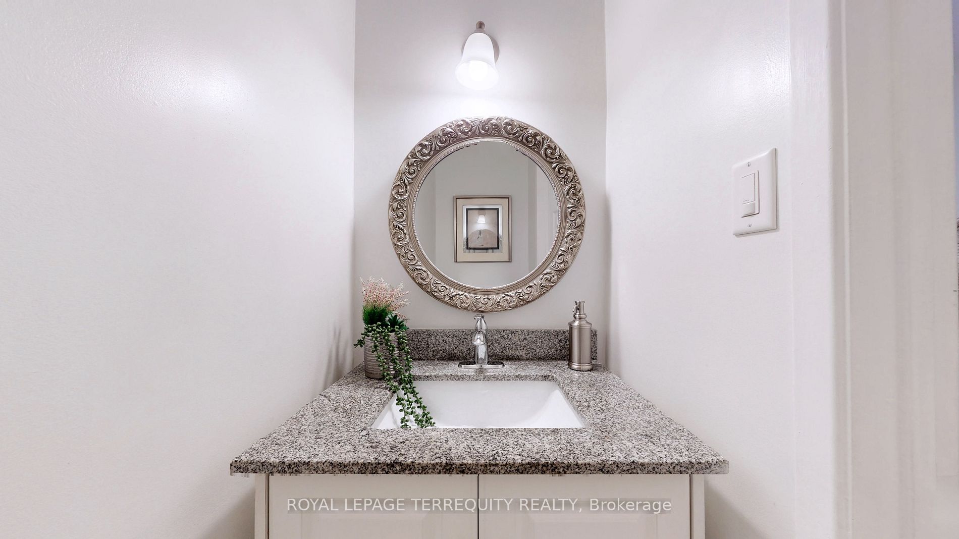 41 Mississauga Valley Blvd, #11