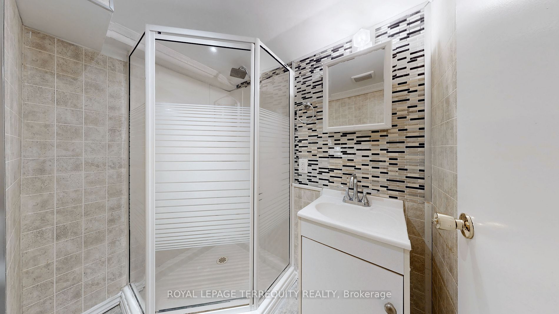 41 Mississauga Valley Blvd, #11