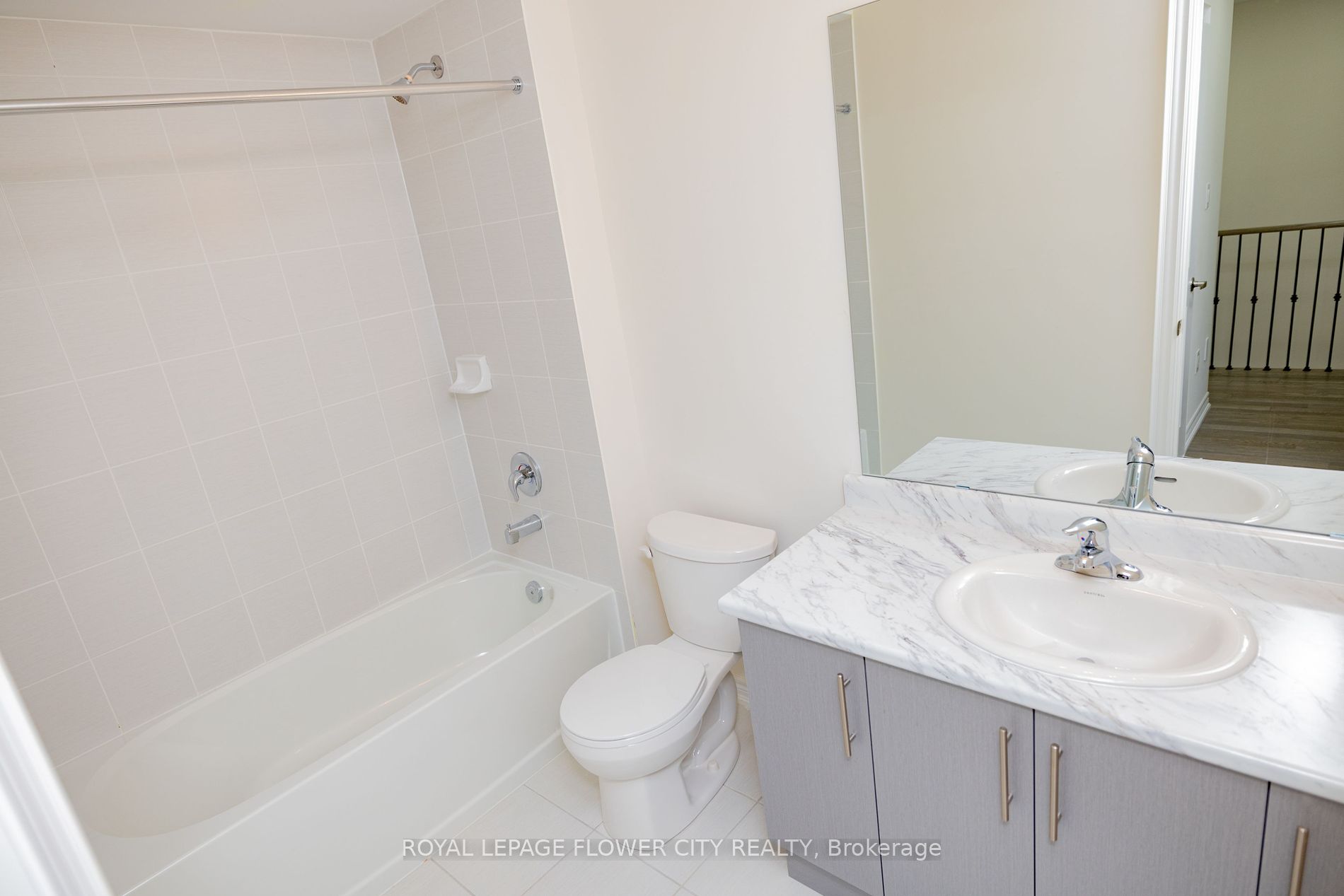 38 Queenpost Dr
