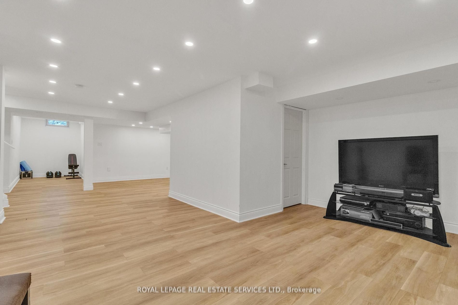 215 Burloak Dr