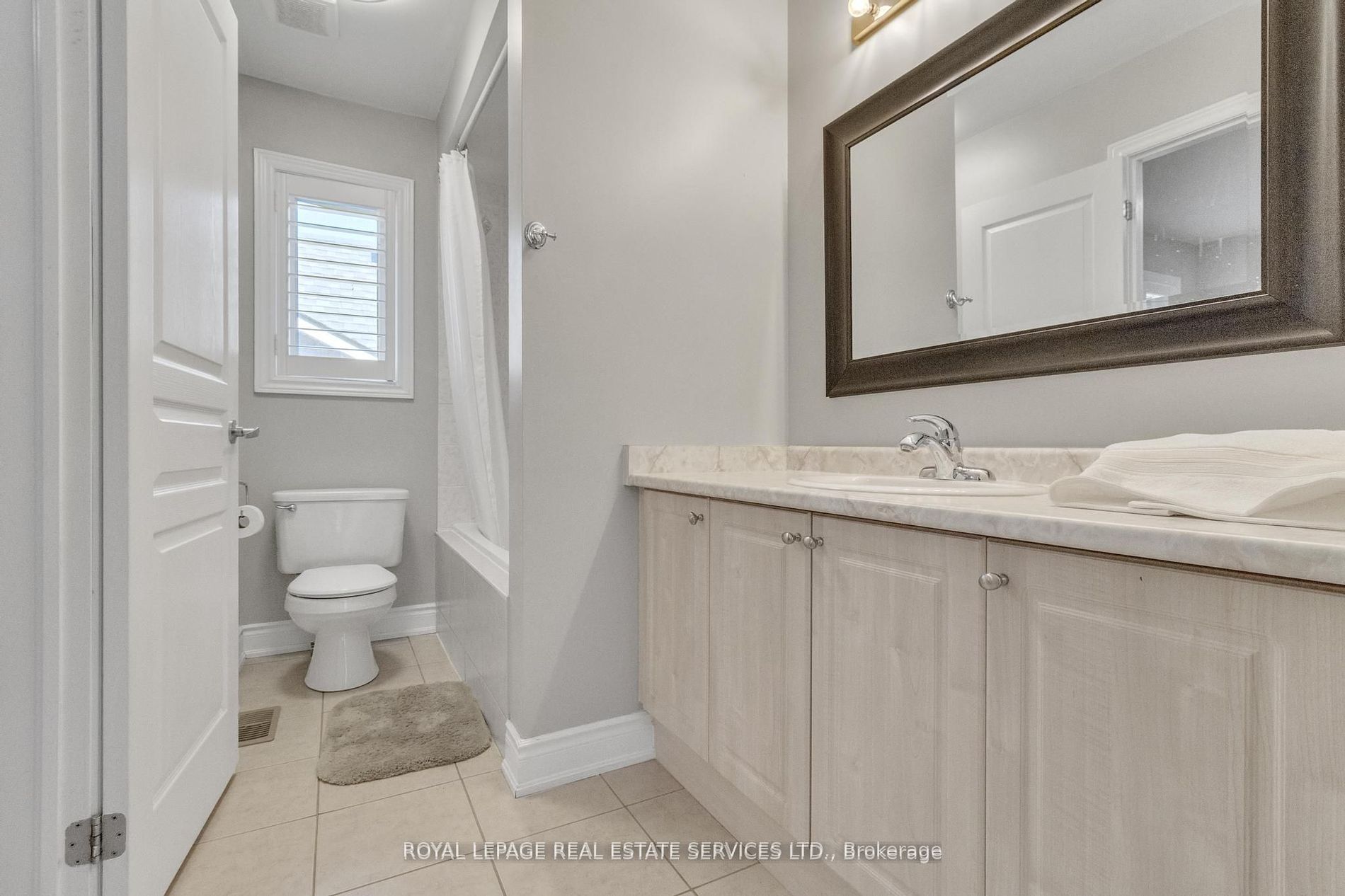 215 Burloak Dr