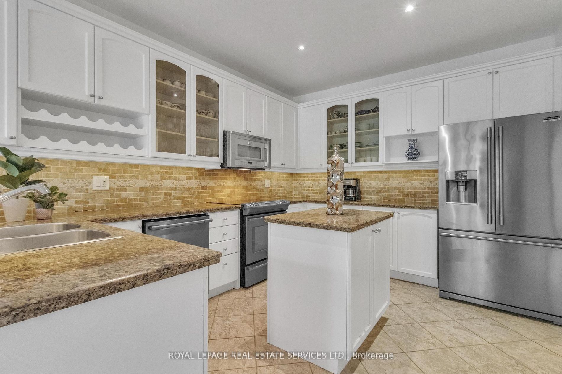 215 Burloak Dr