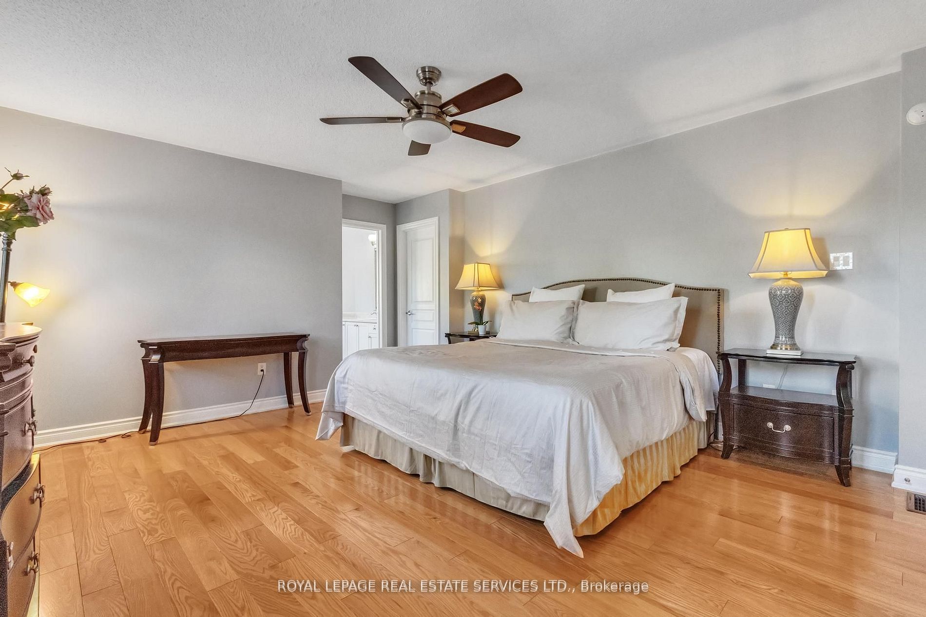 215 Burloak Dr