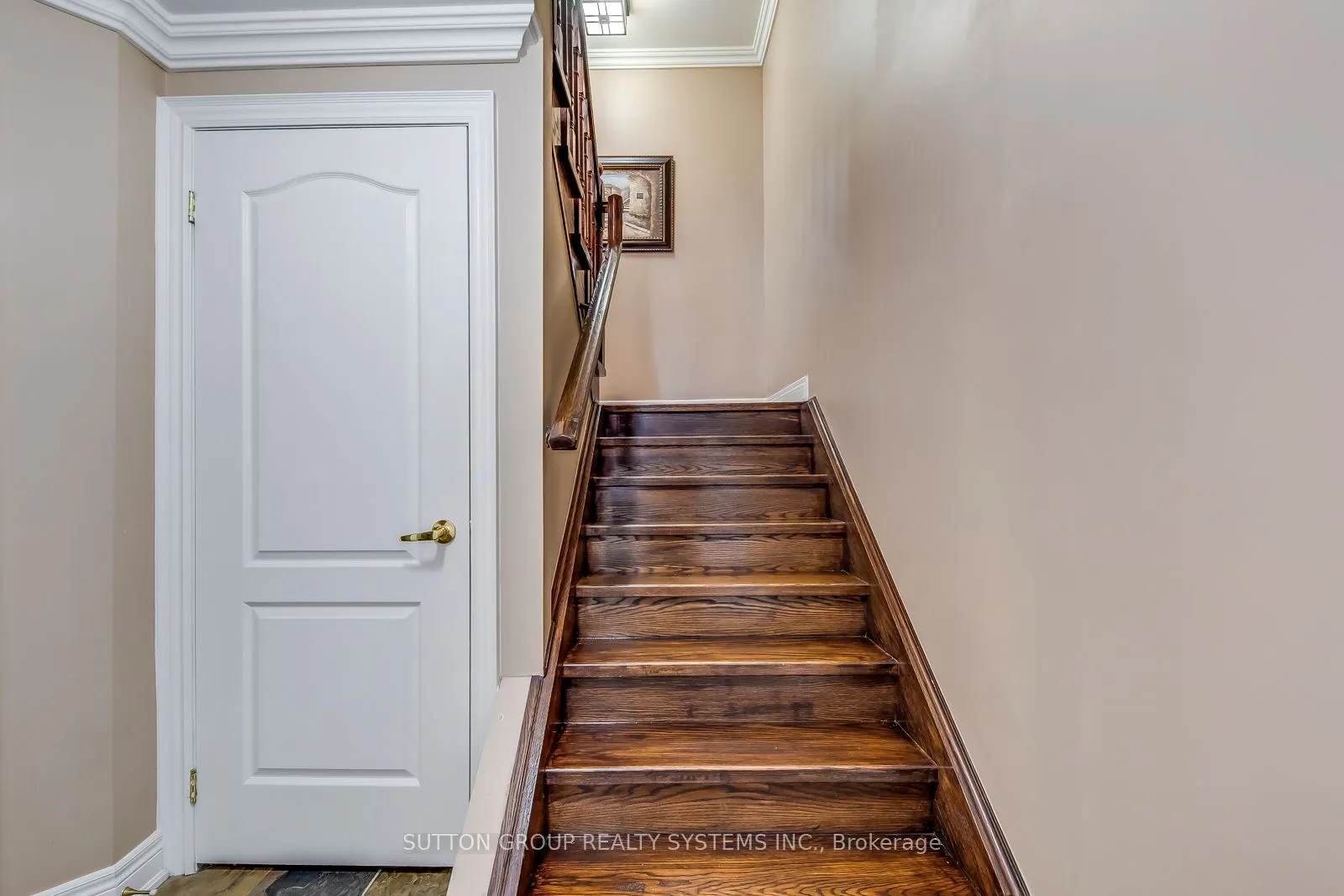2284 Nena Cres