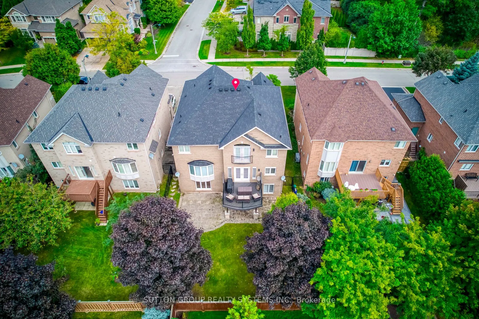 2284 Nena Cres